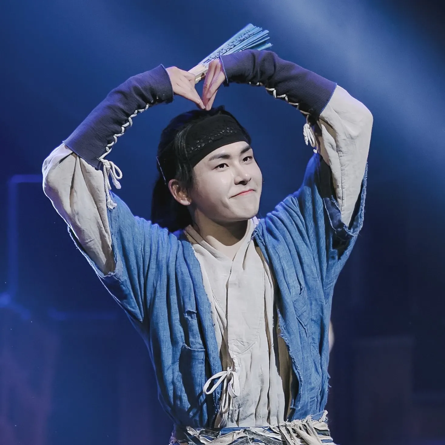A moment captured by a fan of Hoya