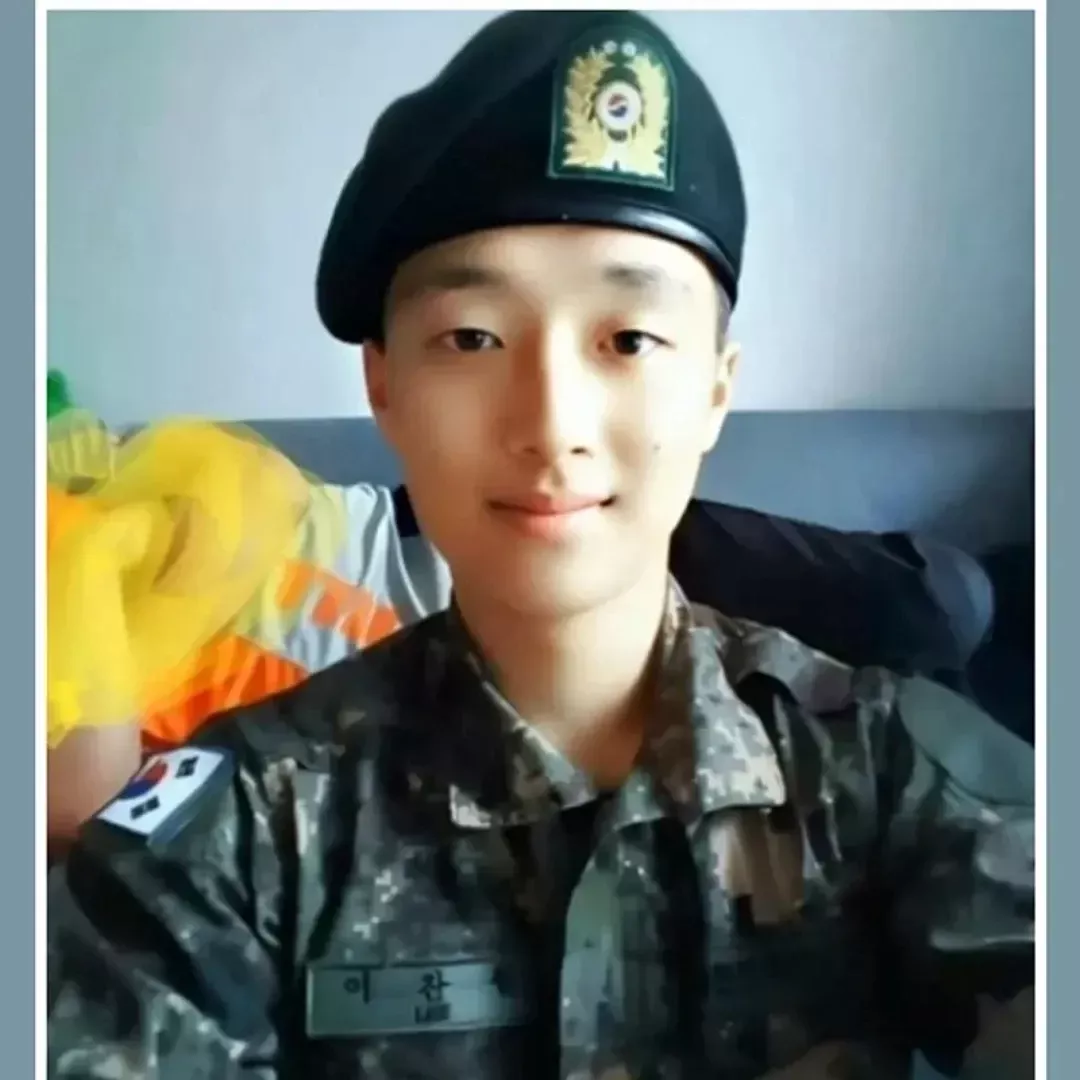 Behind-the-scenes cut of Lee Chanwon
