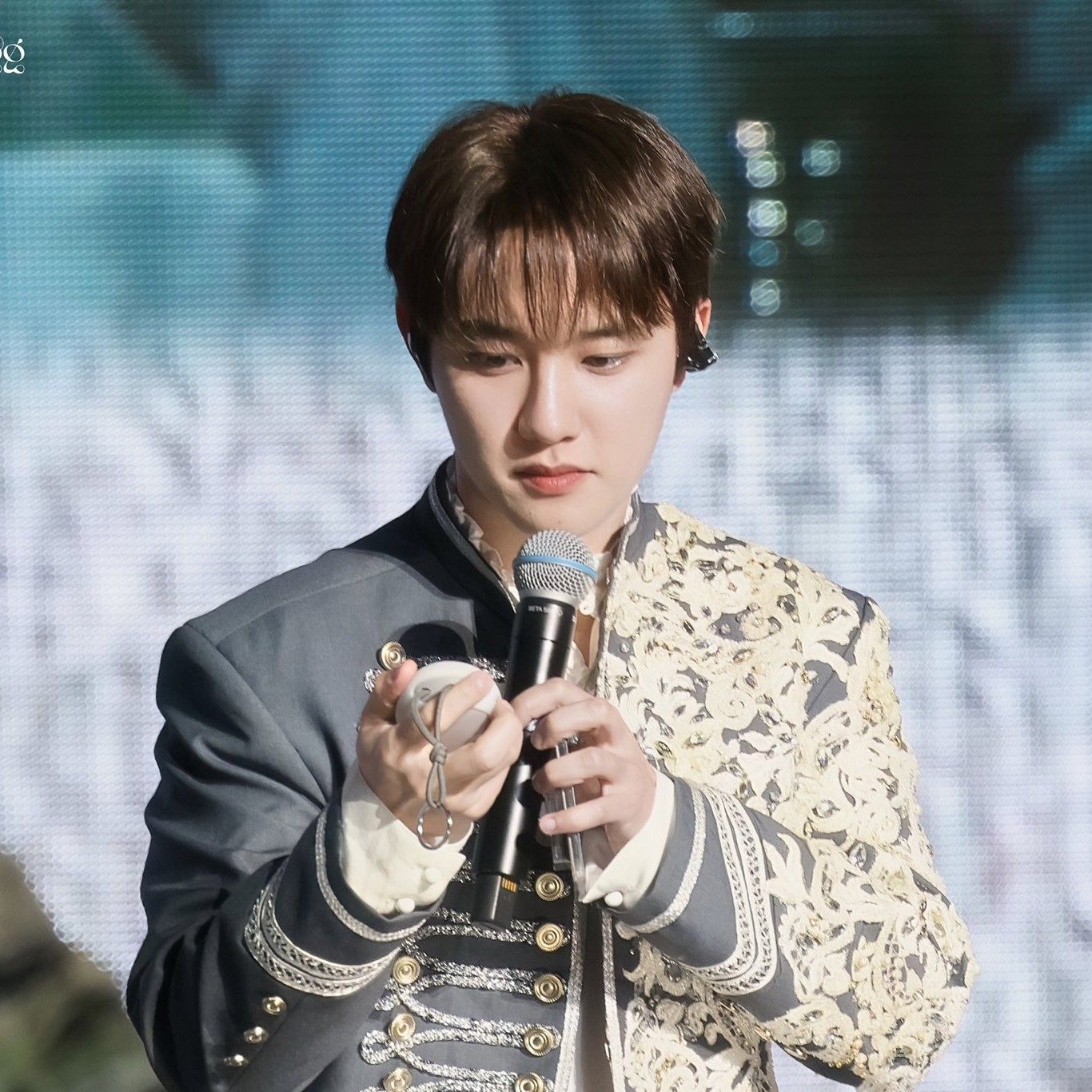 粉絲拍下的都暻秀 (D.O.)瞬間