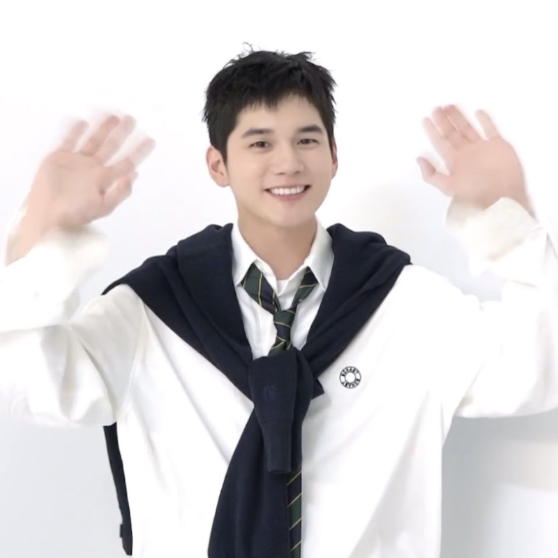 粉丝拍下的邕圣祐瞬间