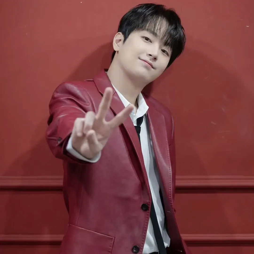 Foto kegiatan terbaru dari Lee Chanwon