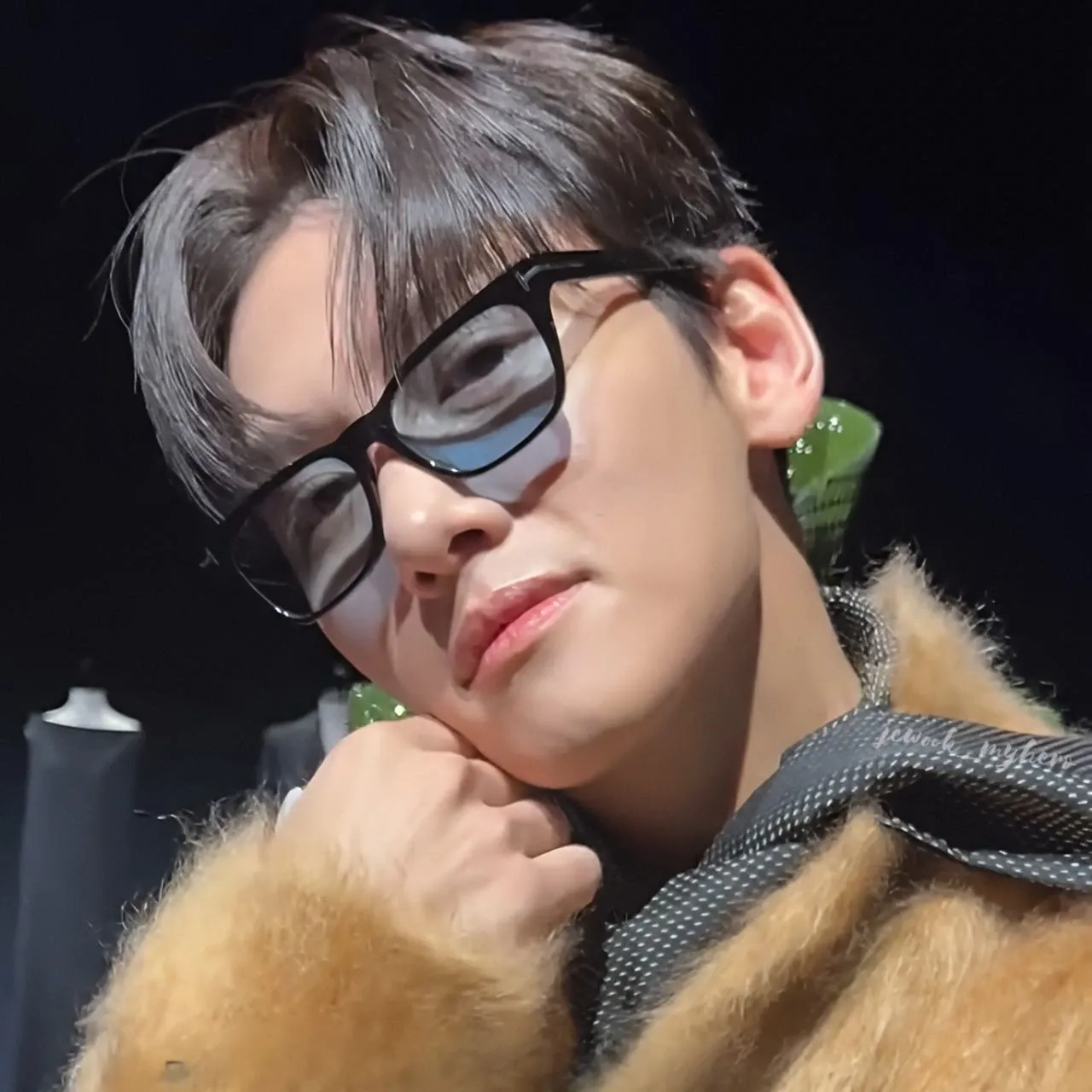 Behind-the-scenes cut of Ji Changwook