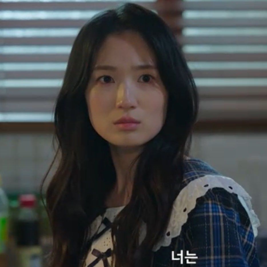 Recent activity shot of Kim Hyeyoon