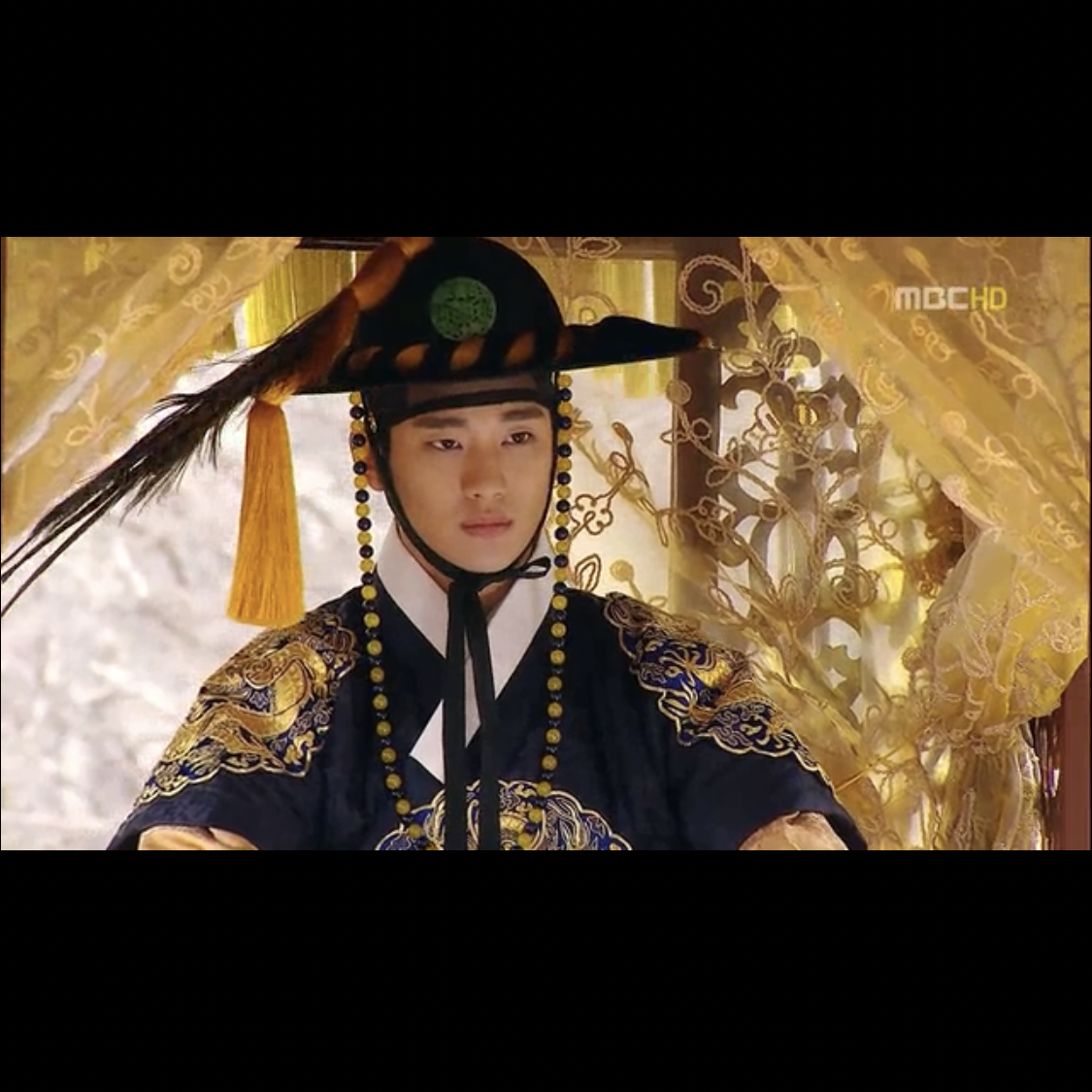 Foto kegiatan terbaru dari Kim Soohyun