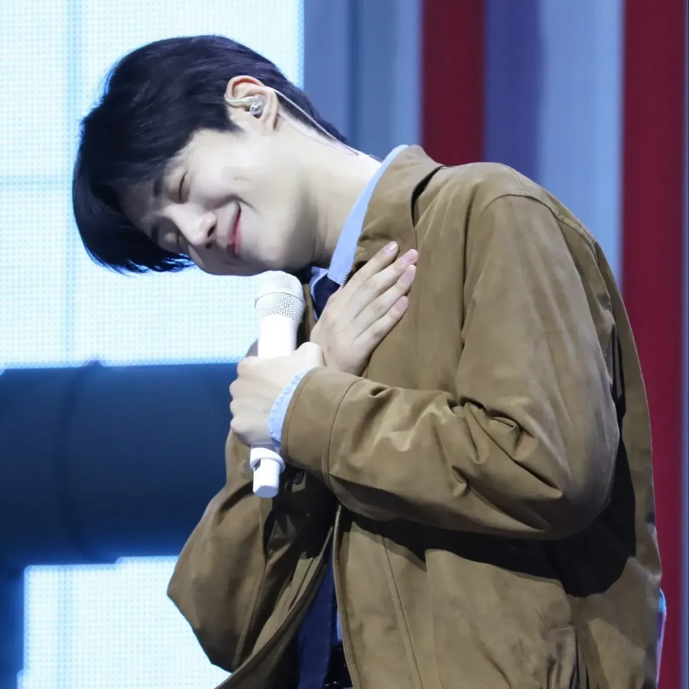 Behind-the-scenes cut of Kim Seonho