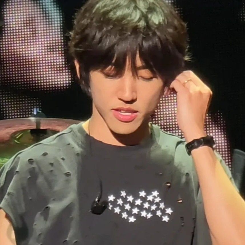 Recent activity shot of Lee Seungyoon