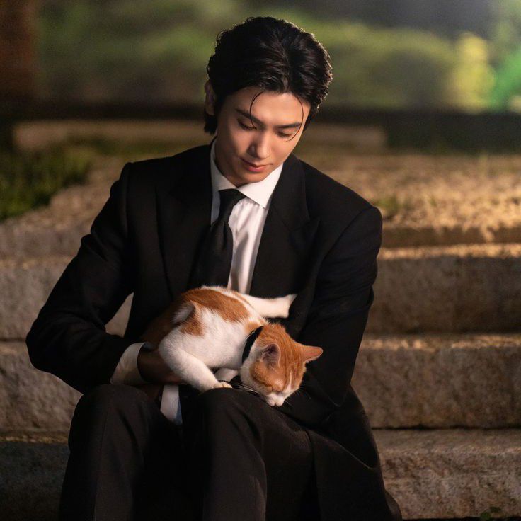 A moment captured by a fan of Park Hyungsik