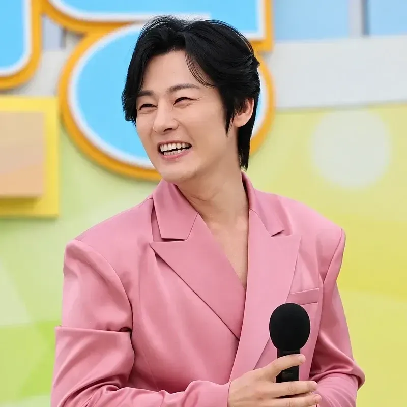 Behind-the-scenes cut of Kang Moonkyung