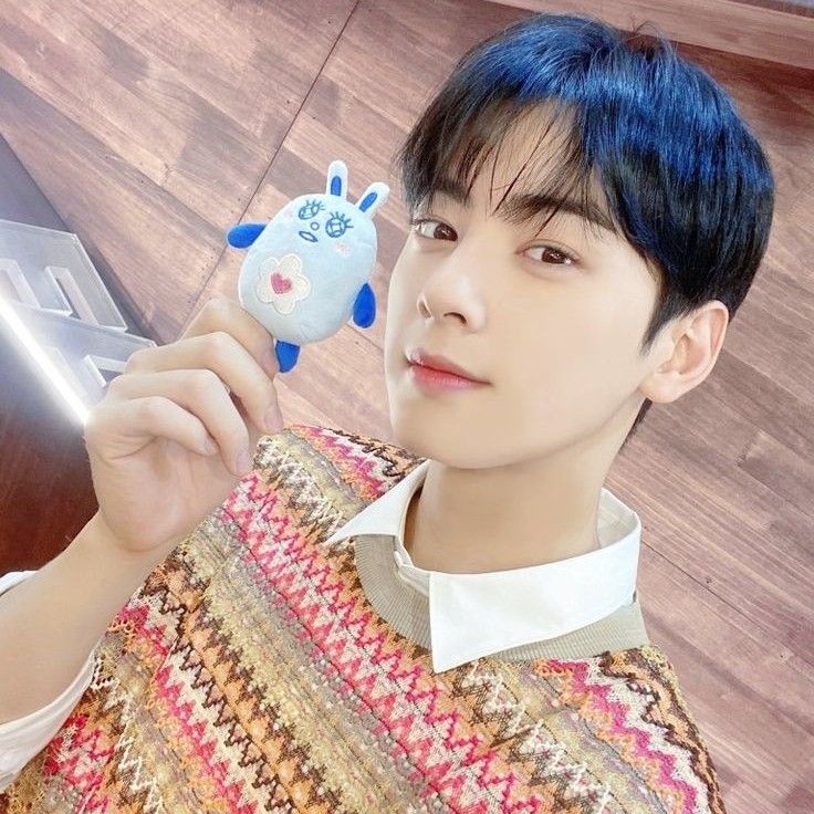 Recent activity shot of Cha Eunwoo
