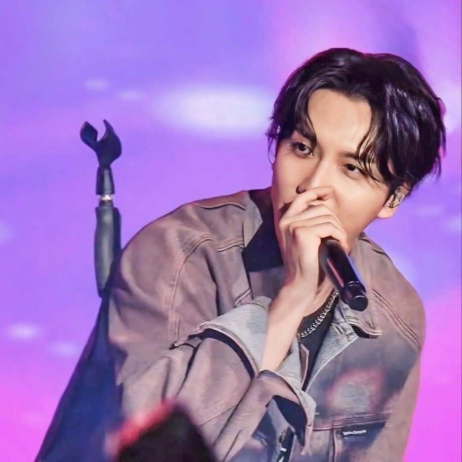 A moment captured by a fan of Lee Seunggi