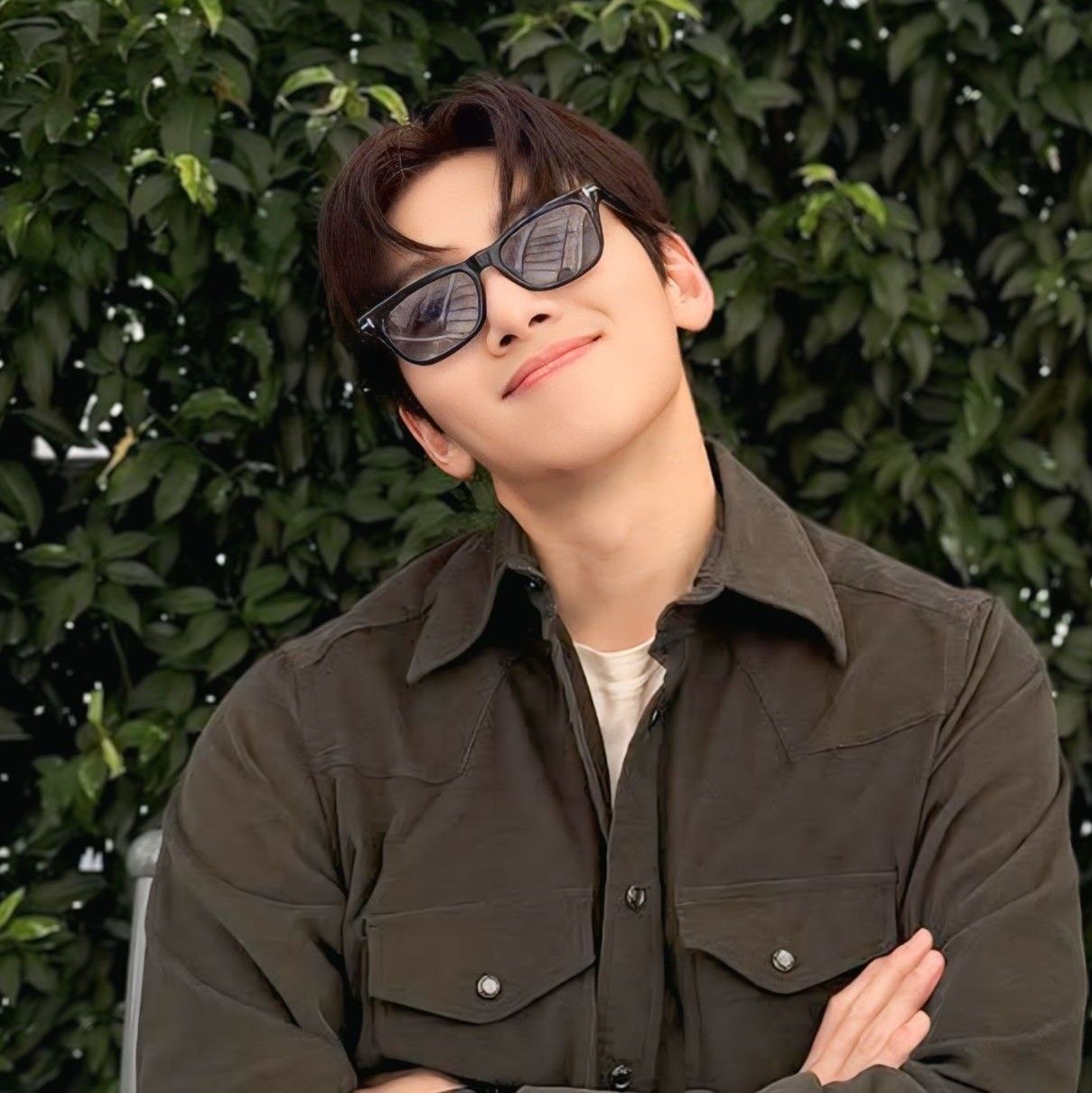 Behind-the-scenes cut of Ji Changwook