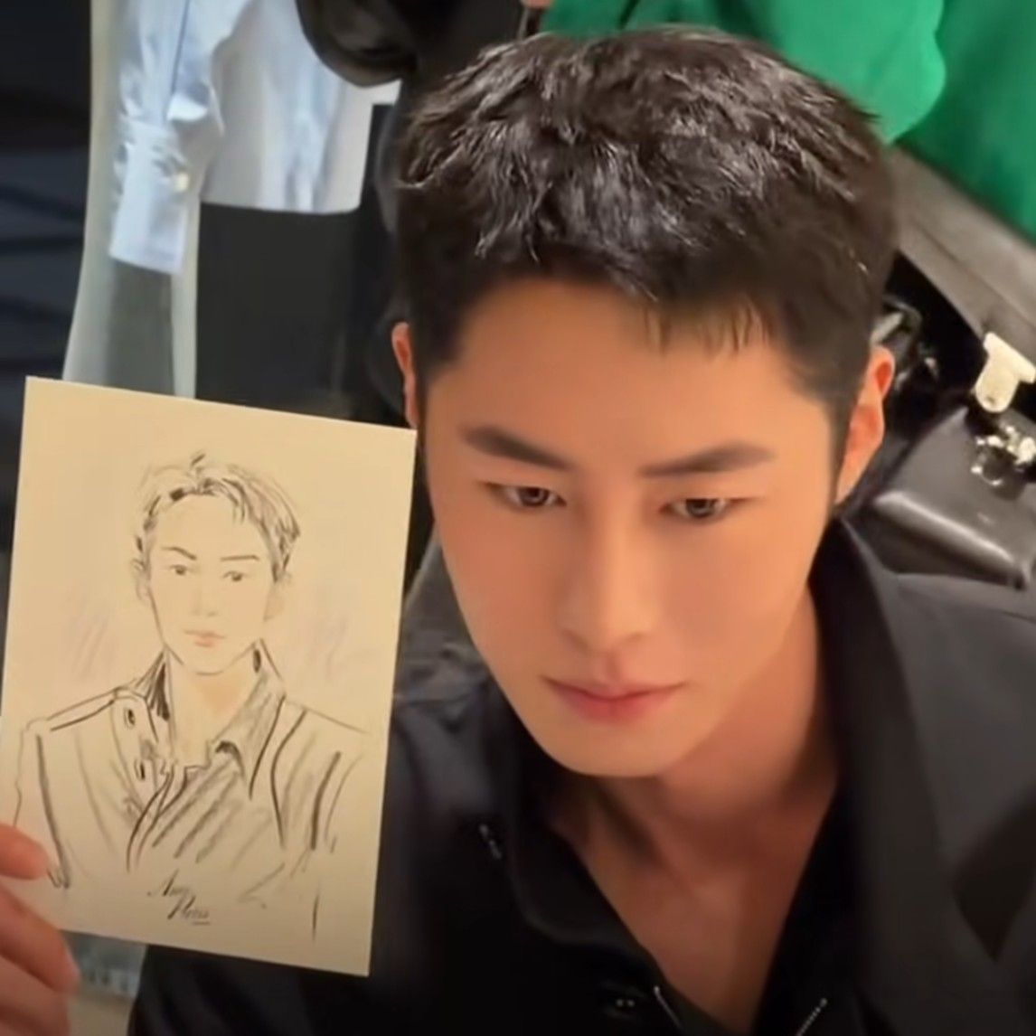 A moment captured by a fan of Lee Jaewook