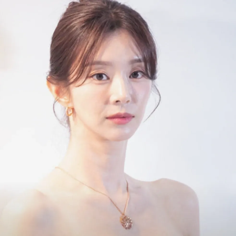 Recent activity shot of Lee Joobeen