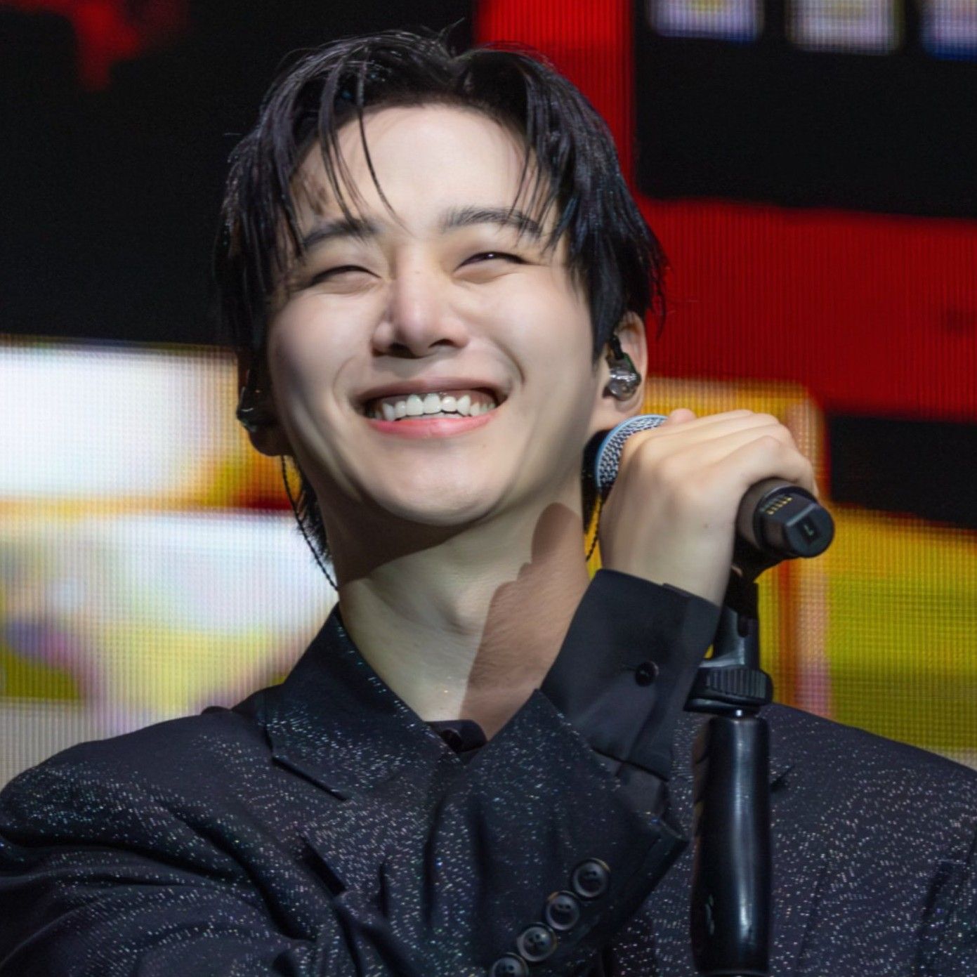 粉丝拍下的李俊昊瞬间