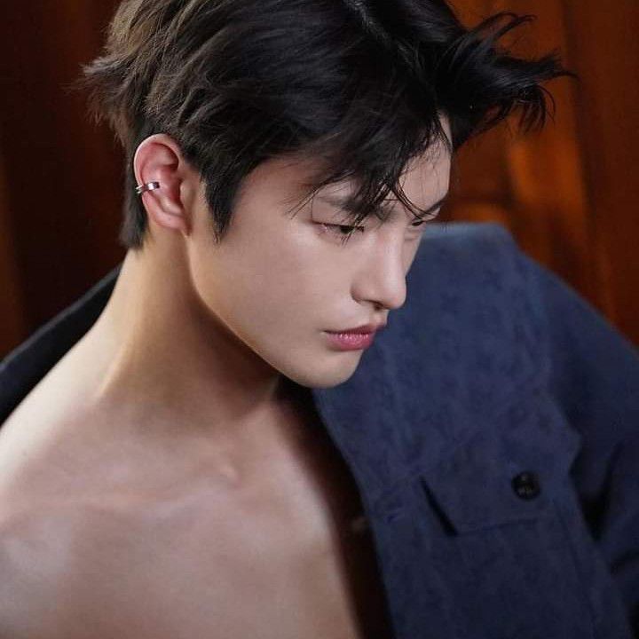 Momen yang diabadikan oleh penggemar Seo Inguk