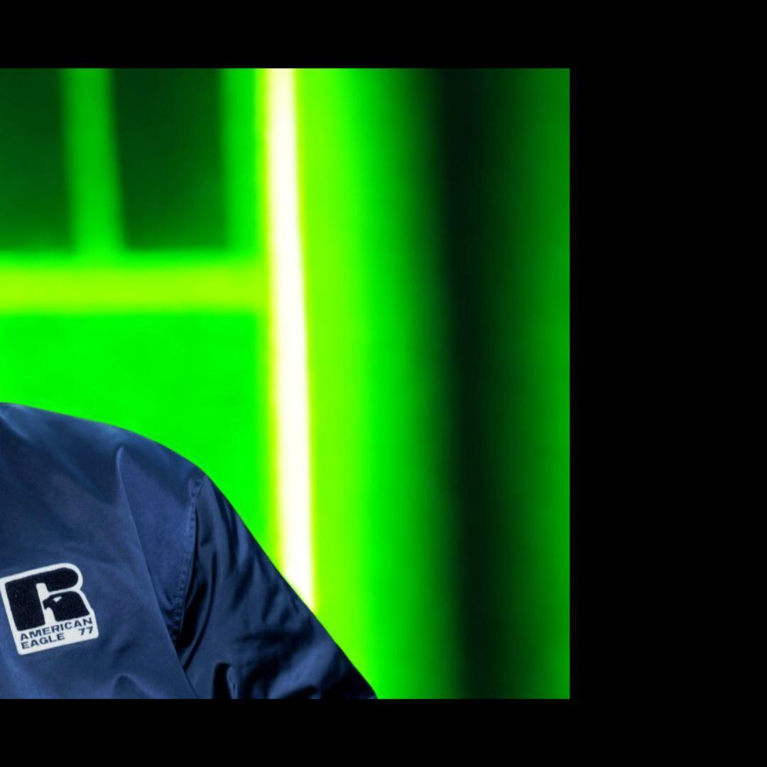 Behind-the-scenes cut of Est Supha Sangaworawong