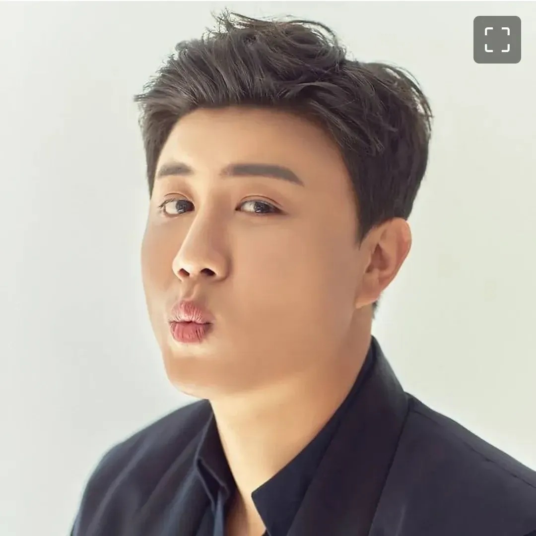 Behind-the-scenes cut of Jin Haesung