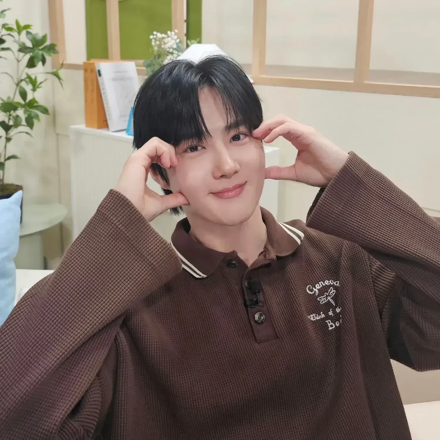 Behind-the-scenes cut of Suho