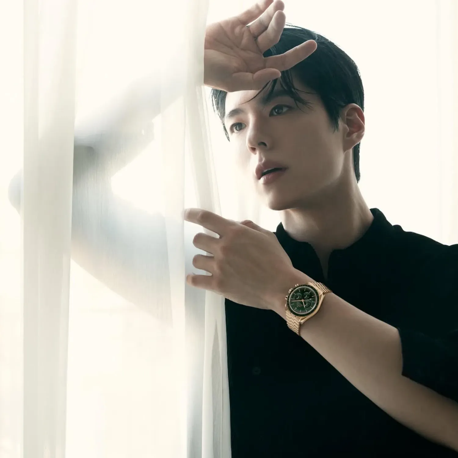 Behind-the-scenes cut of Park Bogum