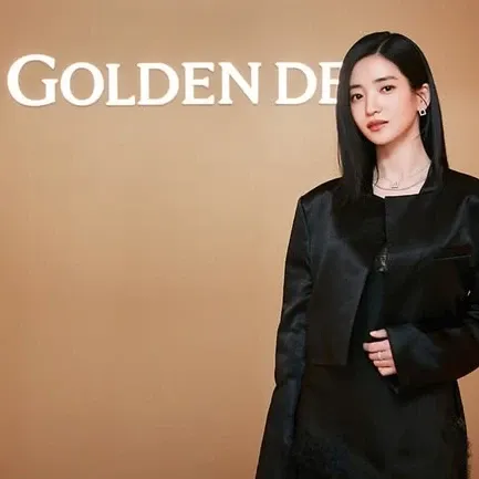 Behind-the-scenes cut of Kim Taeri