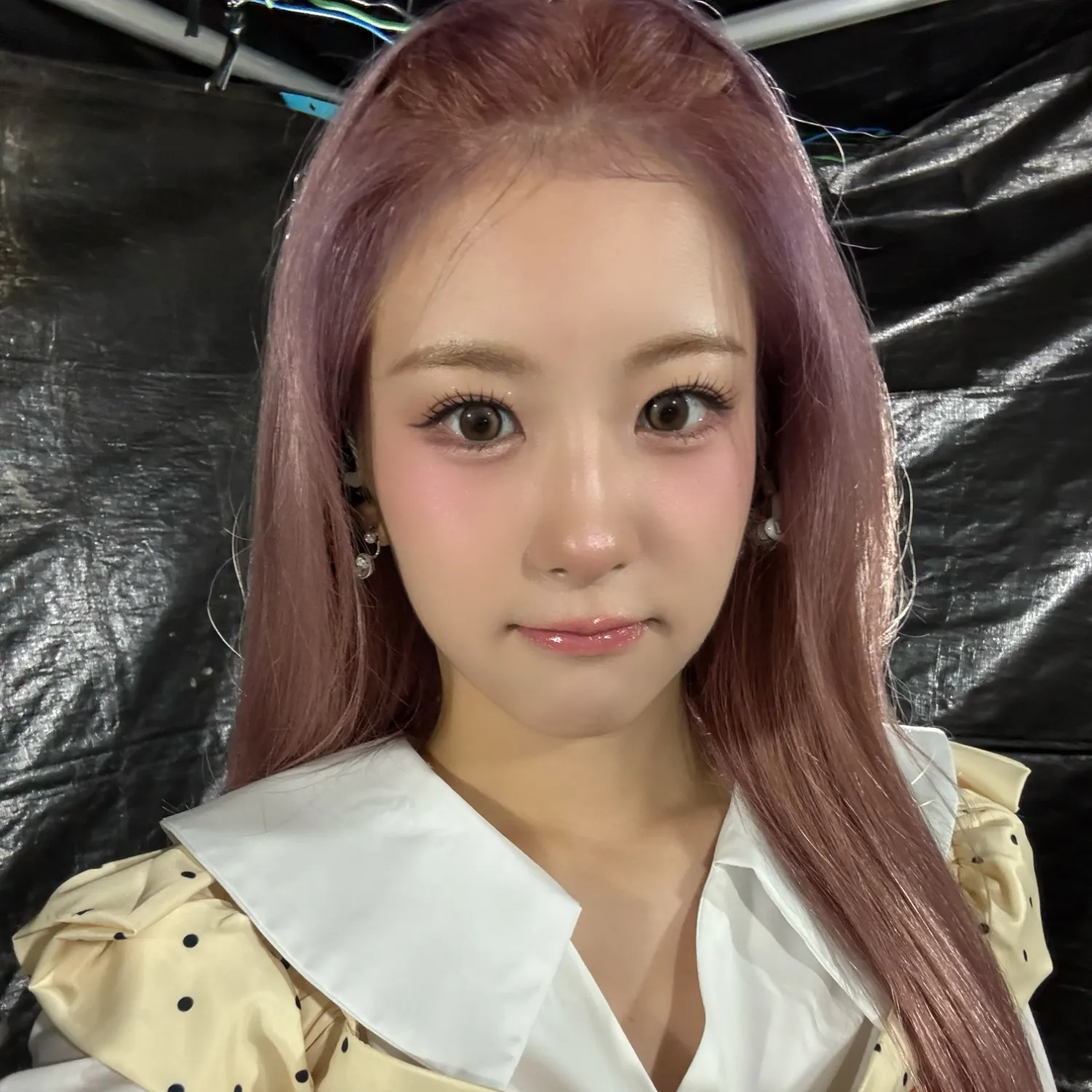 Behind-the-scenes cut of Oh Yujin