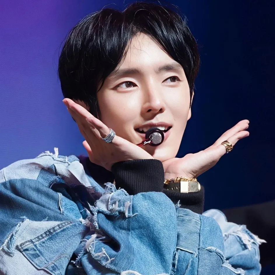 Recent activity shot of Lee Joongi