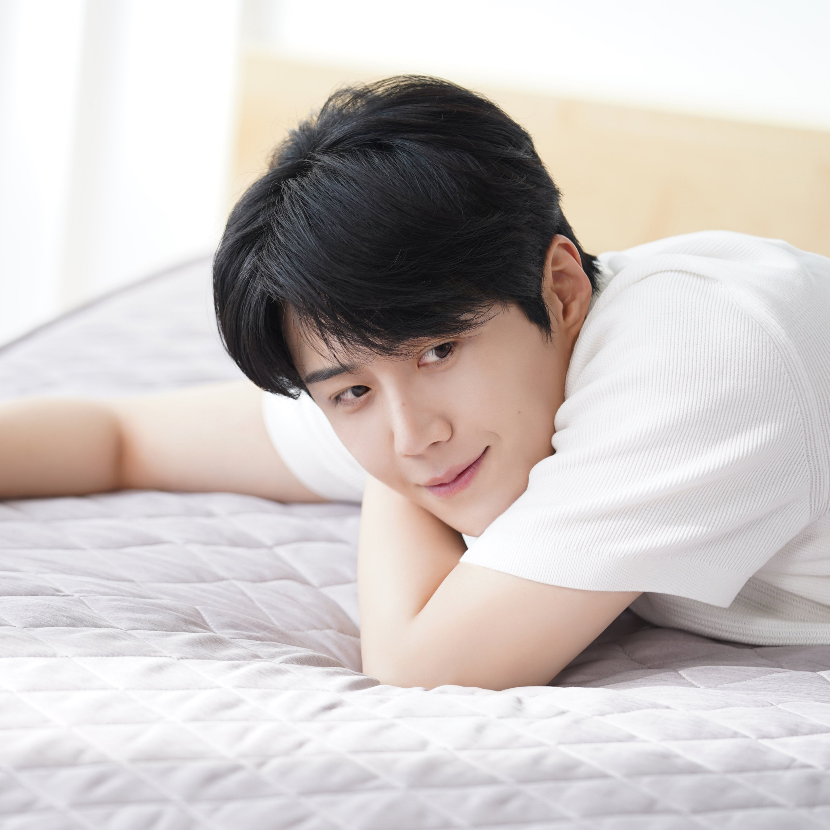 Behind-the-scenes cut of Kim Seonho