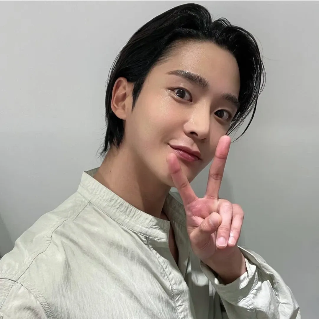 Cuplikan di balik layar dari Rowoon