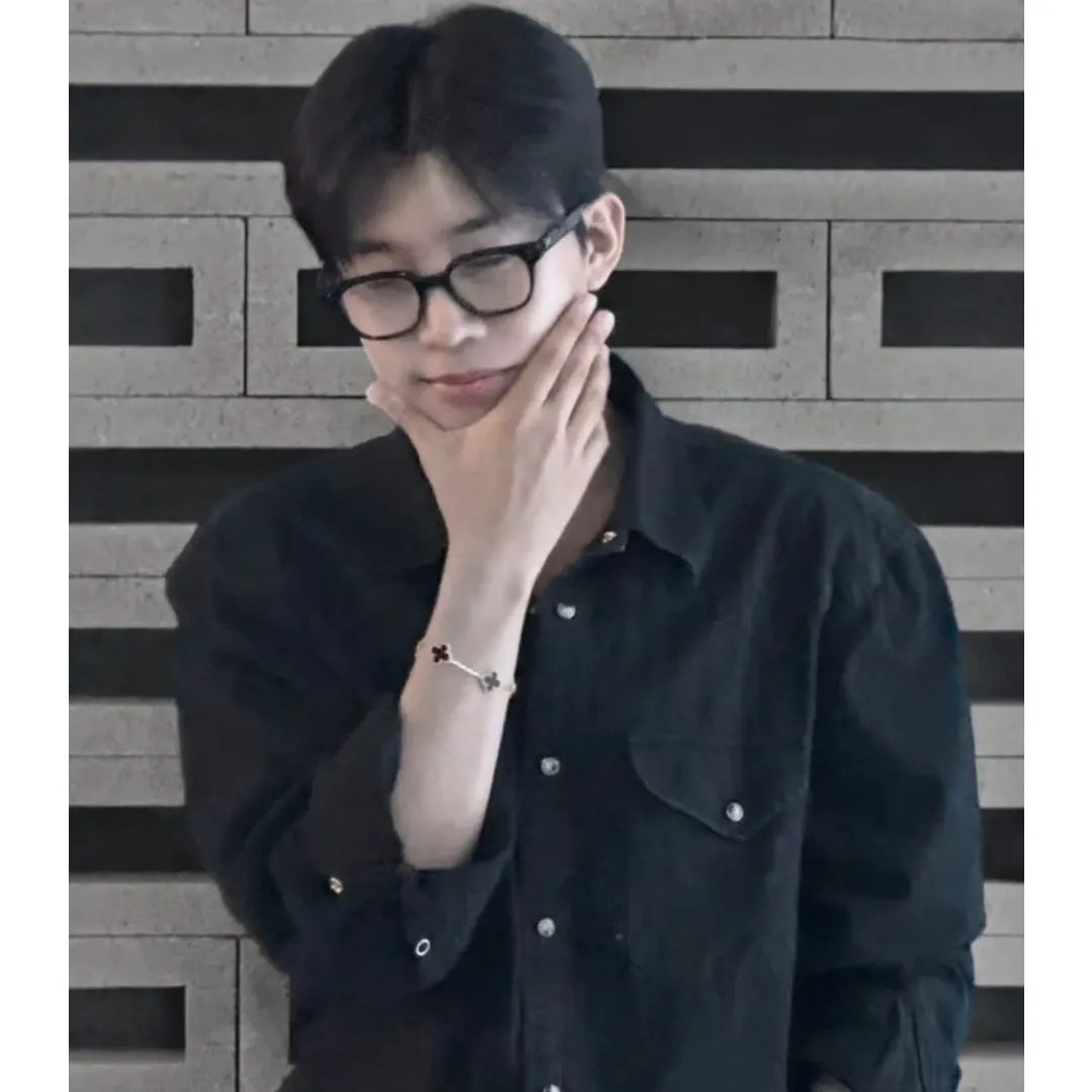 A moment captured by a fan of Lim Youngwoong
