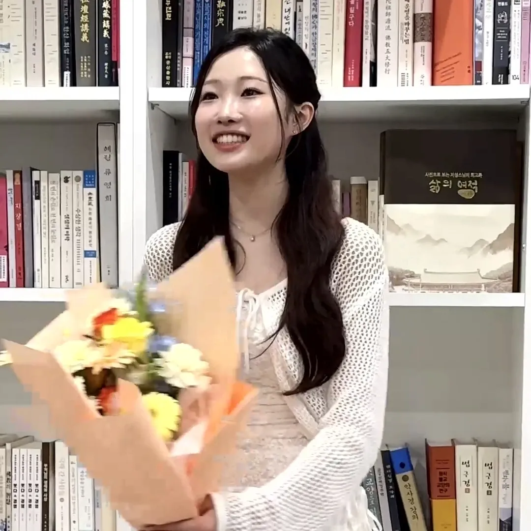 A moment captured by a fan of Jung Seojoo