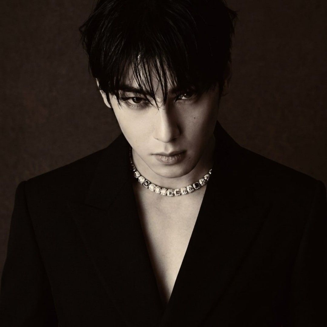 Recent activity shot of Cha Eunwoo