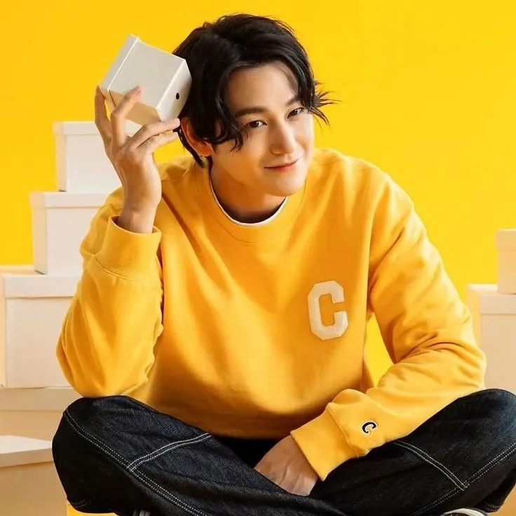 Behind-the-scenes cut of Kim Bum