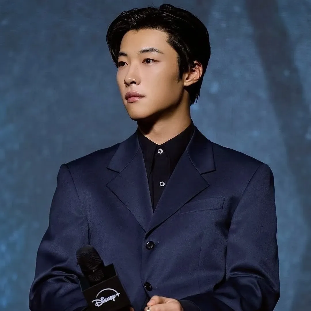 A moment captured by a fan of Woo Dohwan