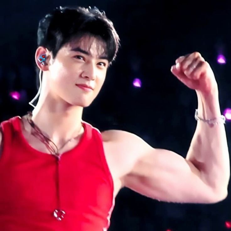 Behind-the-scenes cut of Cha Eunwoo