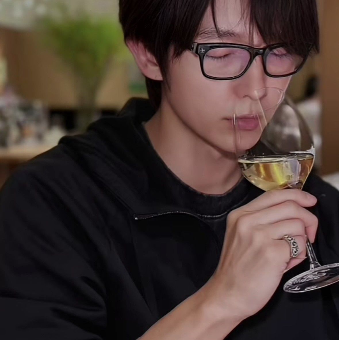 A moment captured by a fan of Lee Joongi