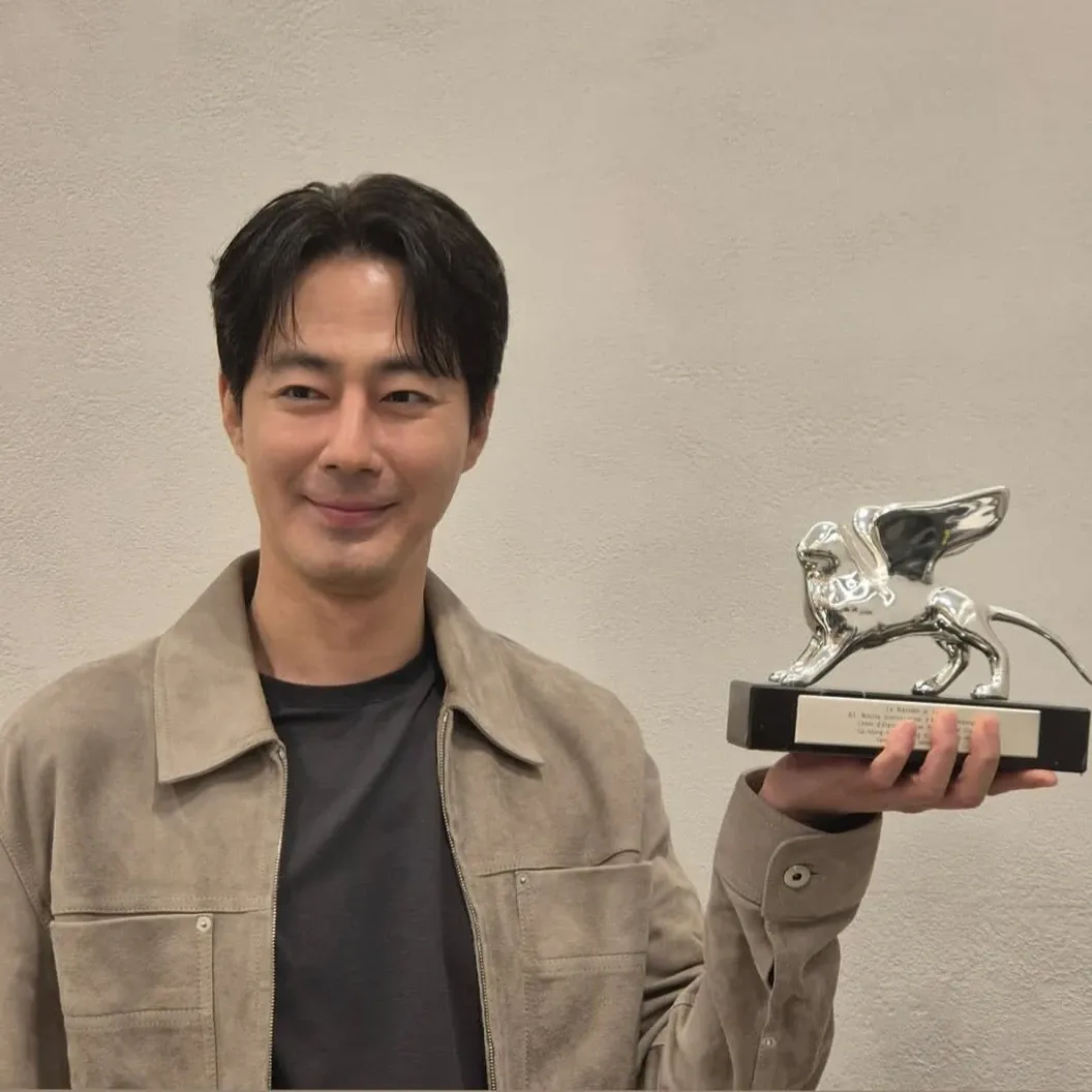 A moment captured by a fan of Jo Insung