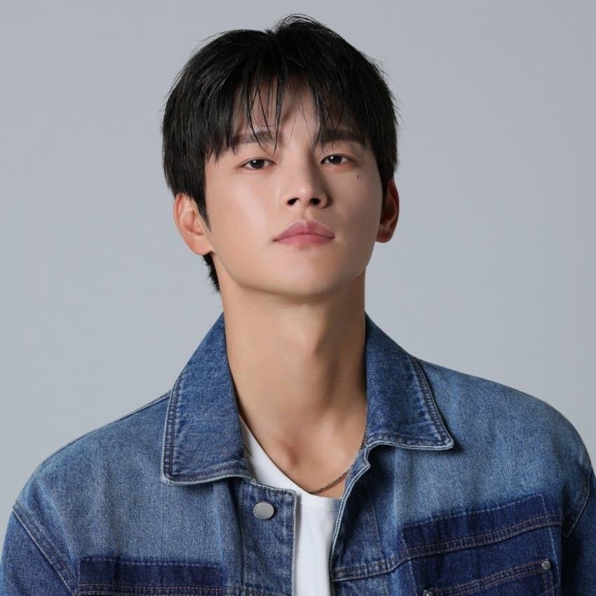 Latest photo of Seo Inguk