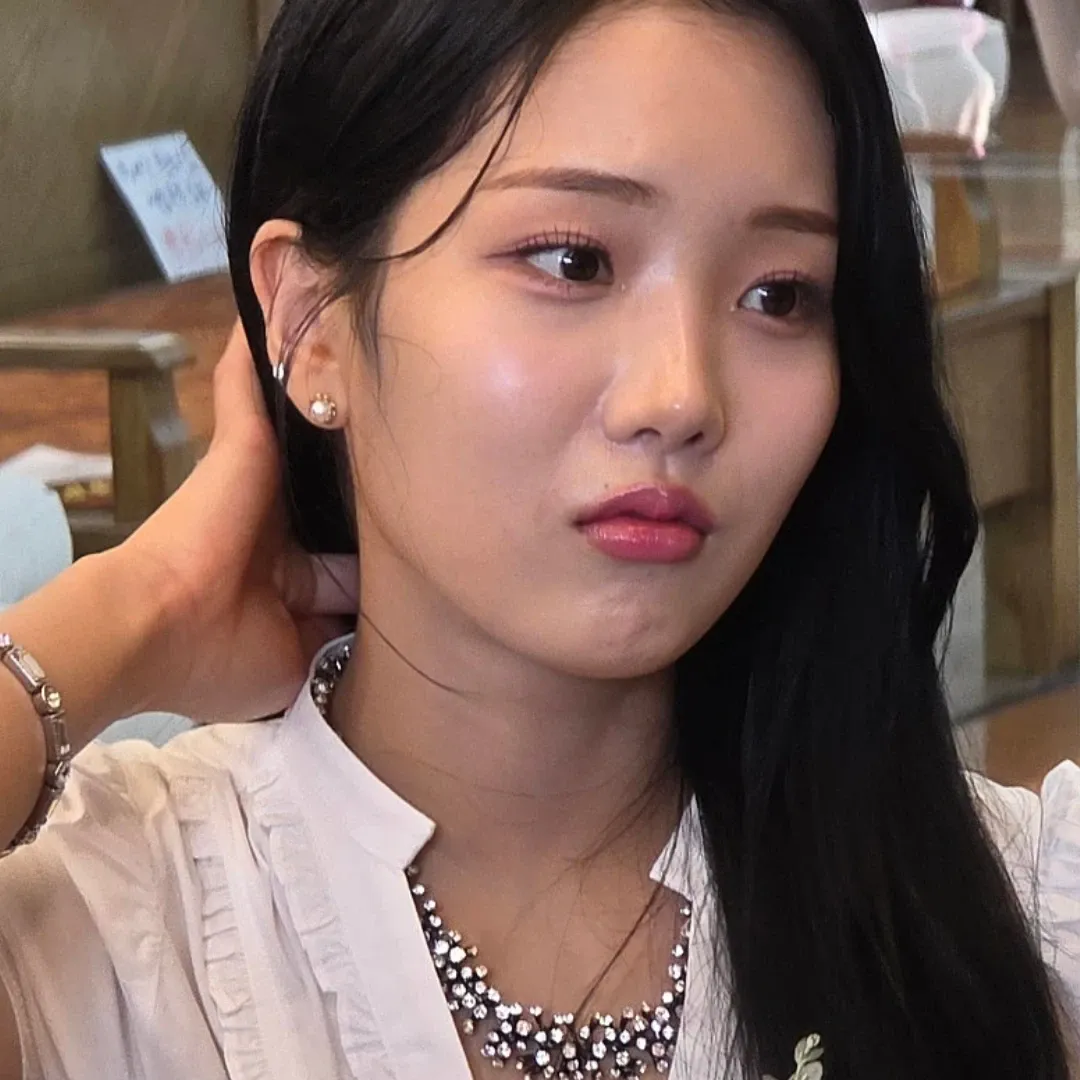 A moment captured by a fan of Kim Soyeon (2004)