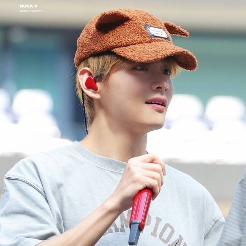 Recent activity shot of Kim Taehyung (V)