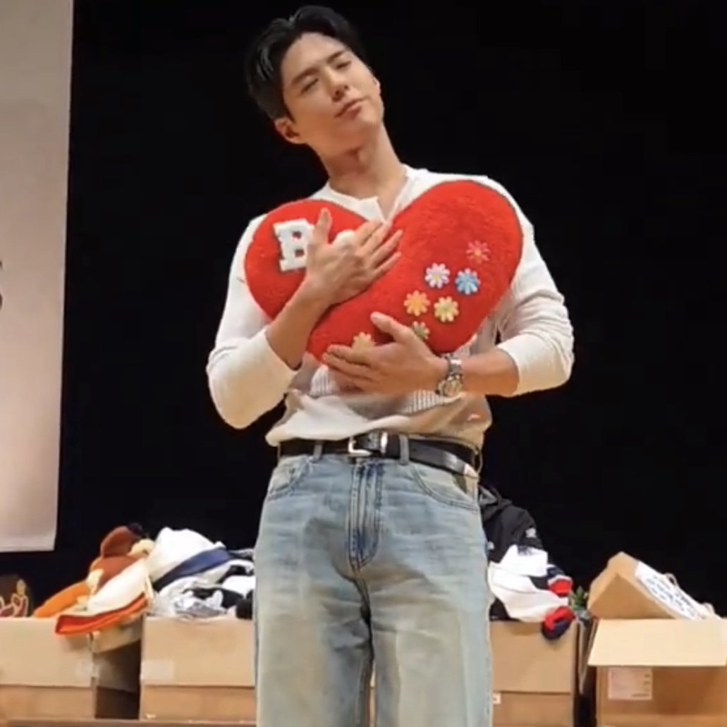 Foto terbaru dari Park Bogum