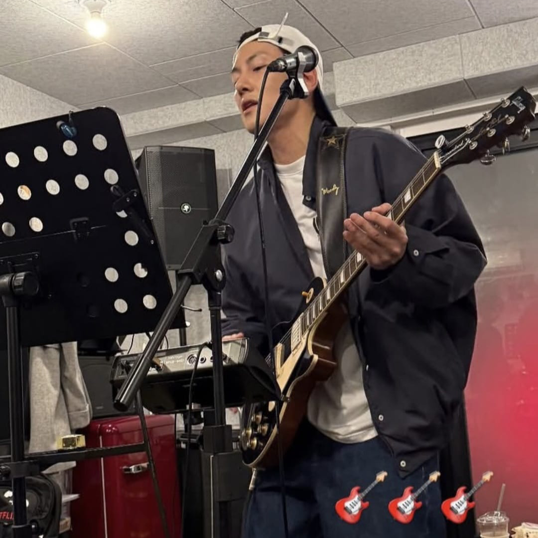 粉丝拍下的池昌旭瞬间