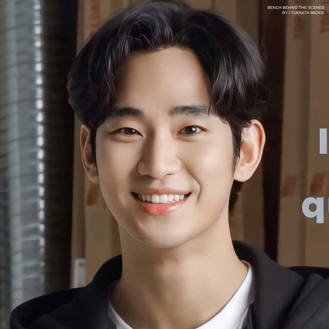 A moment captured by a fan of Kim Soohyun