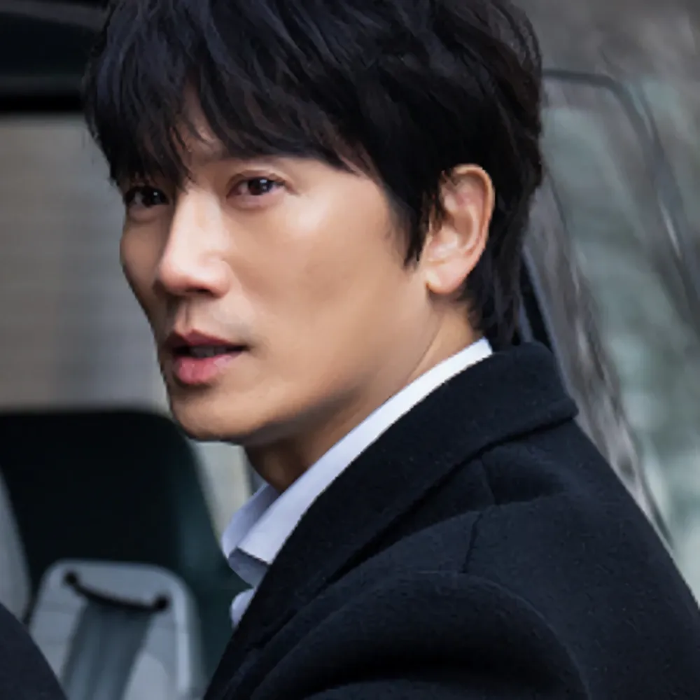 Behind-the-scenes cut of Ji Sung