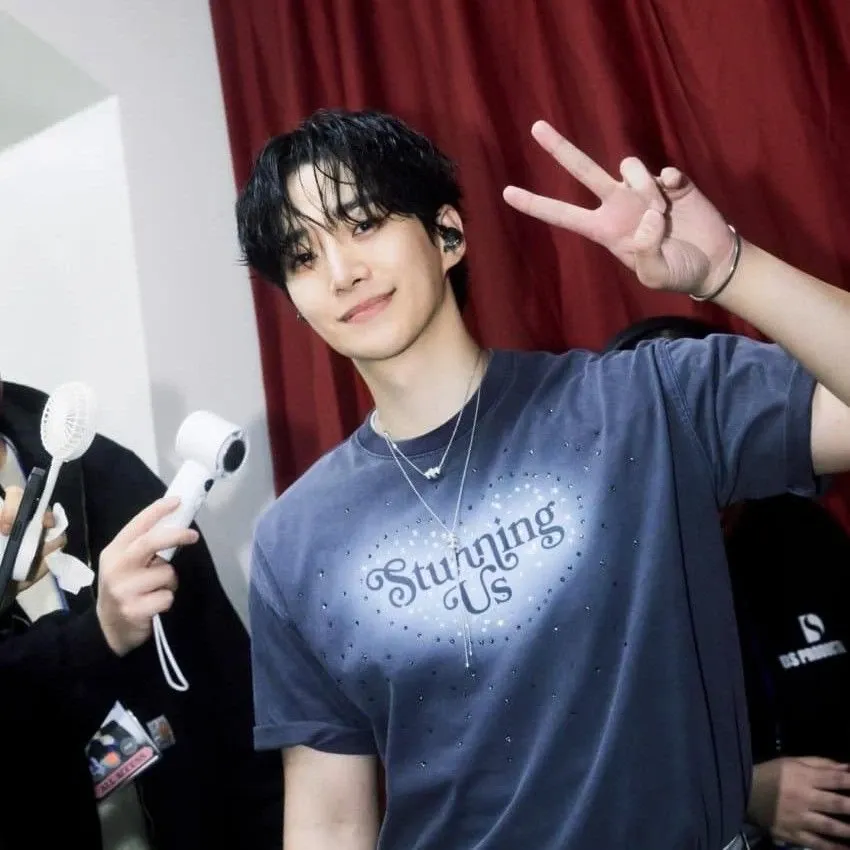 Behind-the-scenes cut of Lee Junho