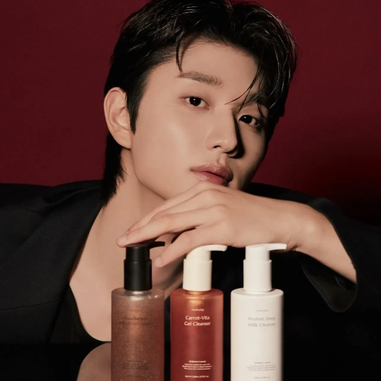 Behind-the-scenes cut of Kim Jaewon