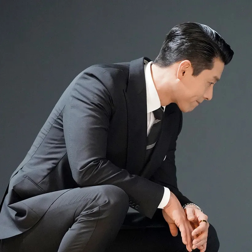 A moment captured by a fan of Hyun Bin