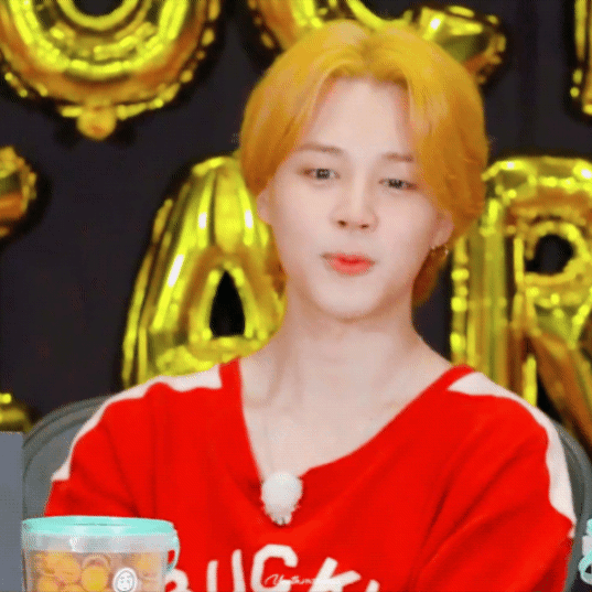 Behind-the-scenes cut of Ha Jimin