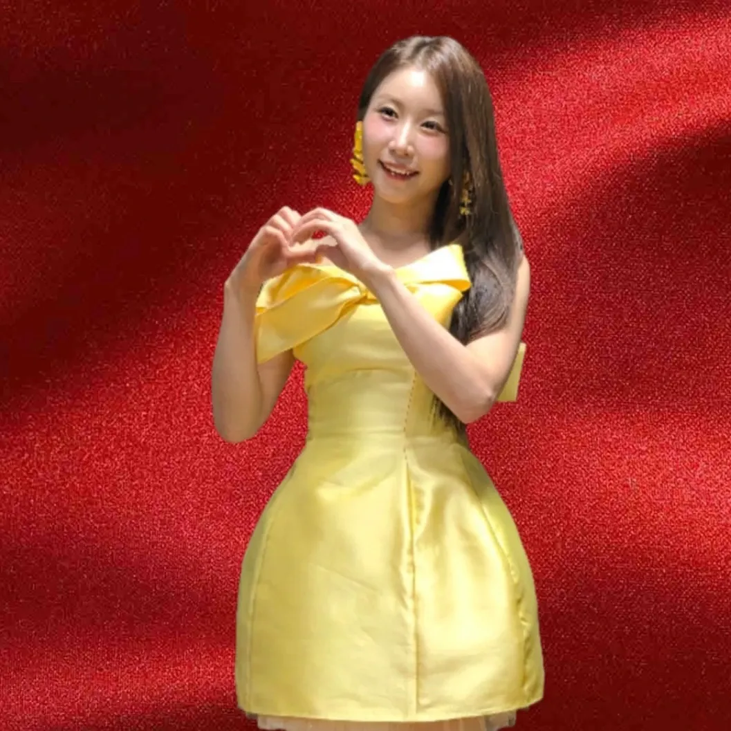 Behind-the-scenes cut of Lee Sona