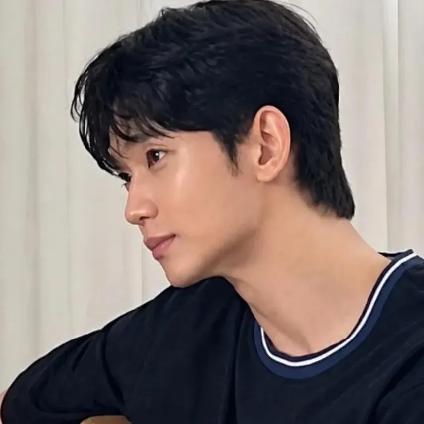 A moment captured by a fan of Kim Soohyun