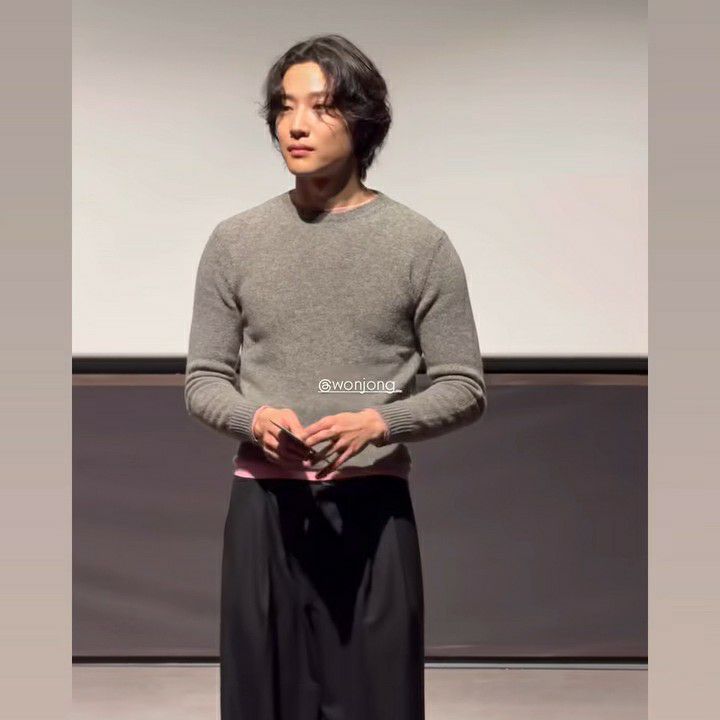 Behind-the-scenes cut of Lee Jongwon